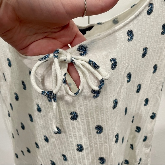 Aeropostale Paisley Short Sleeve Crop Top - Picture 4 of 9